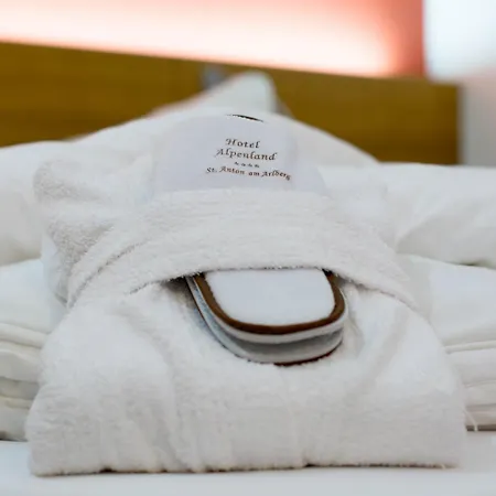 Alpenland Hotel 4*
