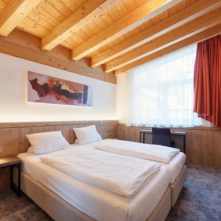 Hotel Alpenland 4*